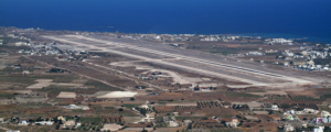 Vue de l'aéroport de Santorin