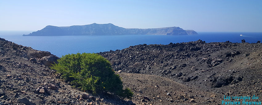 Néa Kaméni, l'île volcanique de Santorin en Grèce