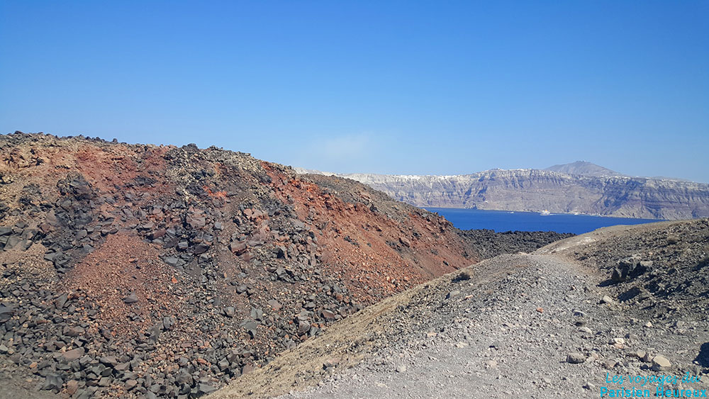 Néa Kaméni, l'île volcanique de Santorin