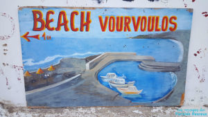 La plage de Vouvourlos Beach à Santorin