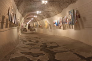 Le musée du vin et sa galerie d’art à Exo Gonia à Santorin