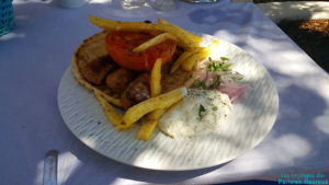 Le restaurant Kallisti Taverna à Pyrgos, Santorin