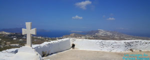 La vue depuis le village de Pygros à Santorin