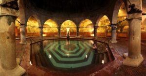 Les bains thermaux Rudas à Budapest