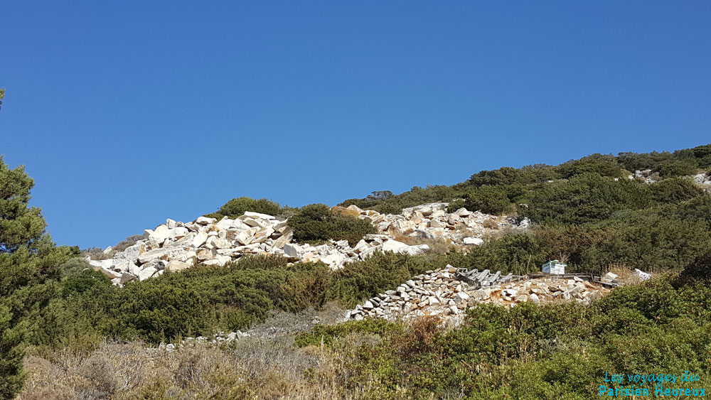 Les anciennes carrières de marbre de Paros