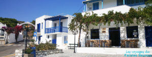 La place d'un village sur l'île de Paros