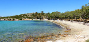 La plage d’Agia Irini à Paros