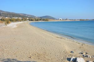 La plage d’Aliki à Paros