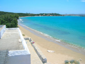 La plage de Lageri à Paros