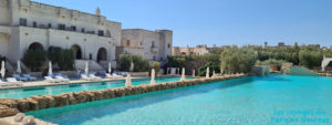 La piscine de l'hôtel Borgo Egnazia