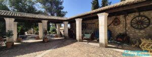 Jolie place de village à Corfou en Grèce