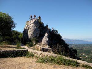 Le Kaiser's Throne dans la village de Pelekas à Corfou en Grèce