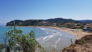 La plage d’Agios Stefanos à Corfou