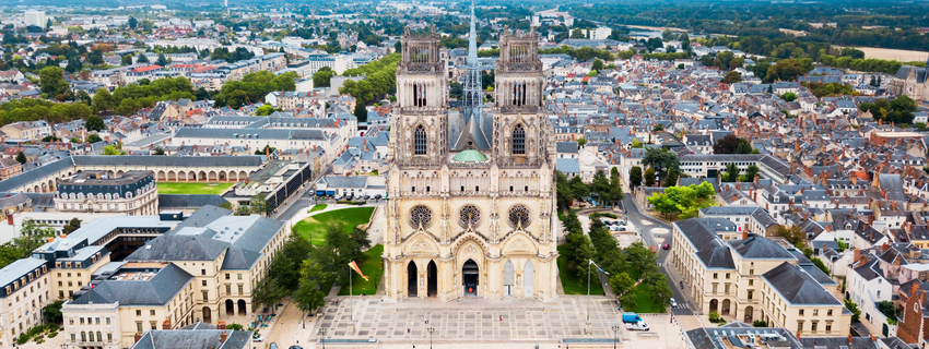 La cathédrale d'Orléans vue du ciel